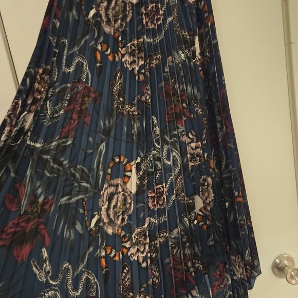 H&M Dark Green, Gotha, Skull, Snake Skirt - Picture 2 of 9